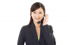 電話受付の女性